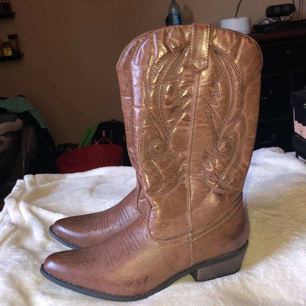 Women’s cowboy boots
